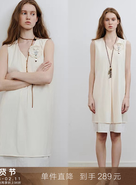 【到手289元】设计感花朵胸针褶皱v领无袖短款连衣裙宽松a字背心