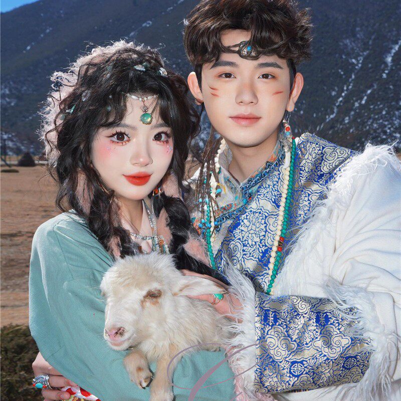 藏族风民族服装西藏少女写真藏袍网红拍照片云南丽江旅拍摄影藏服