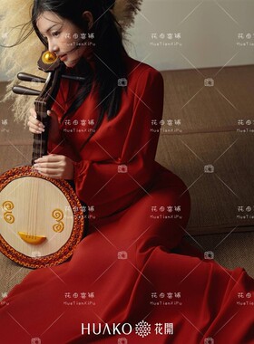 2026新款照相馆红色高级感气质优雅情绪极简风复古肖像艺术照写真