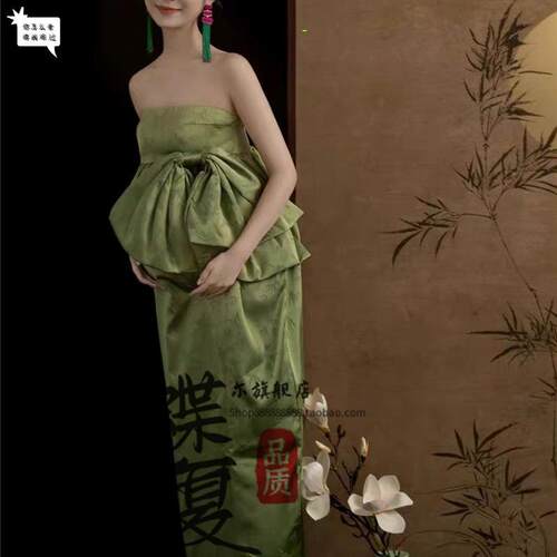 孕妇拍照服装影楼新款法式复古油画风高级感绿色裹胸裙艺术照服装