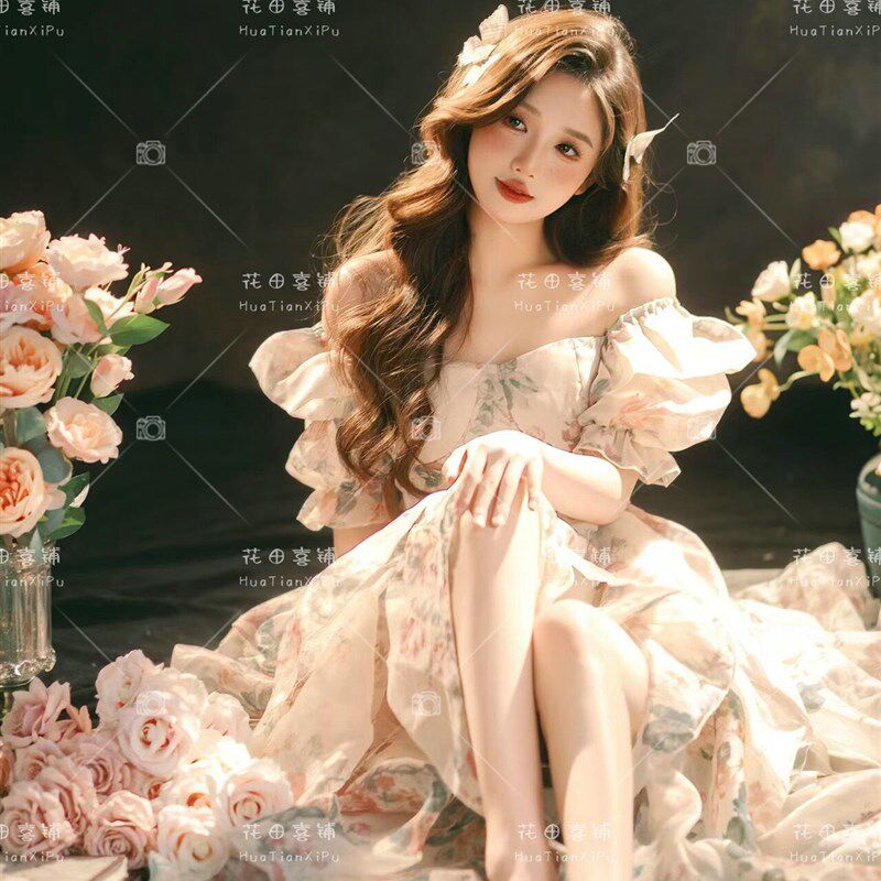 照相馆新款复古巴洛克少女油画写真服装法式鲜花画报艺术照摄影礼