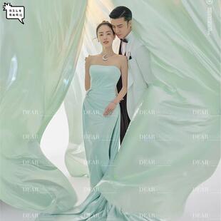 个性 化妆走秀时尚 缎面收腰鱼尾蝴蝶结礼 情侣主题摄影服装 影楼新款