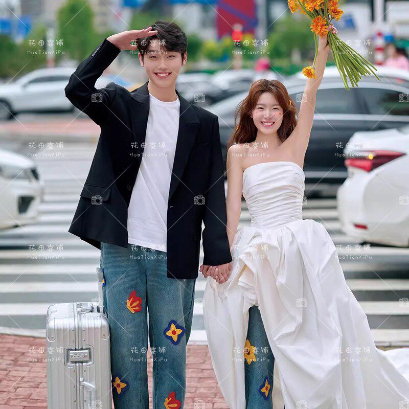 00后登记领证情侣装婚纱摄影服装韩杂学院风情侣主题艺术照摄影服