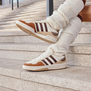 「面包鞋 Adidas 运动板鞋 男女经典 」JQ3152 阿迪达斯COURTIC