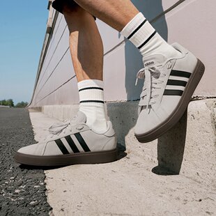 Adidas/阿迪达斯正品三叶草男女运动休闲板鞋「面包鞋」JR7111