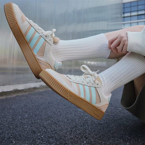 Adidas/阿迪达斯正品三叶草男女耐磨篮球经典系带运动板鞋KI5947