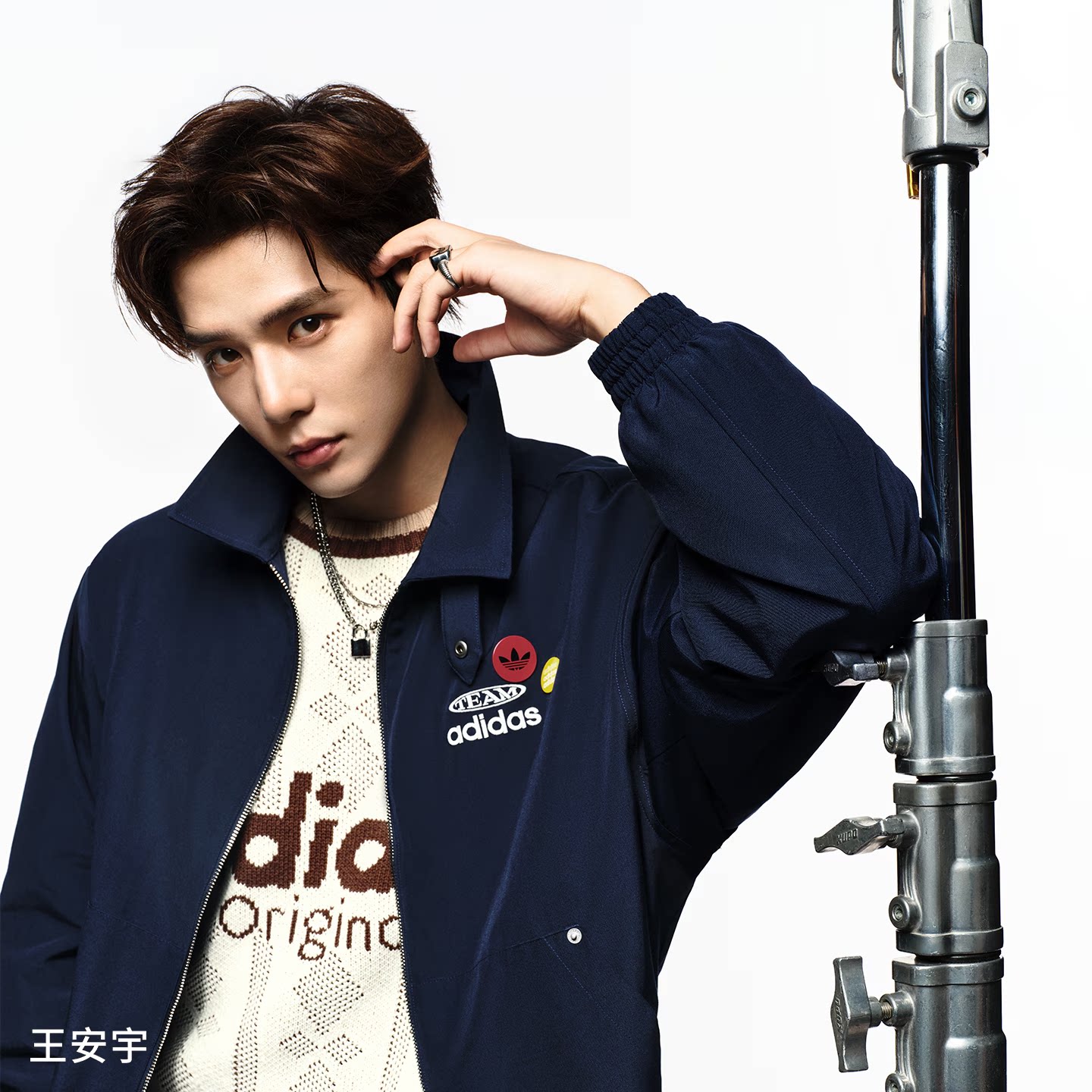 adidas阿迪达斯三叶草男装运动休闲夹克外套KC0135