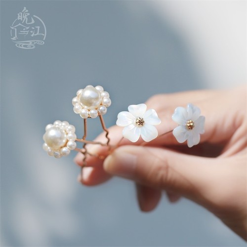 点缀珠花搭配发钗汉服头饰发饰