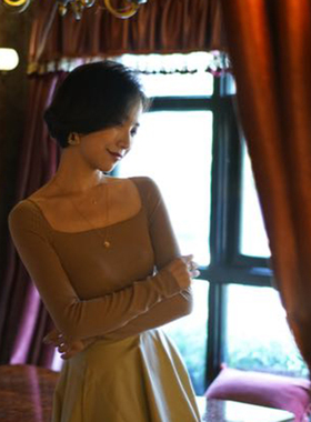 【断码清仓】ching’s 复古方领后背绒带长袖修身针织打底衫女