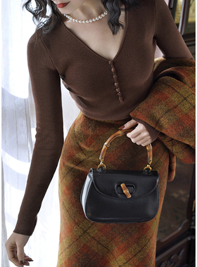 Chings 法式复古保暖V领针织内搭 单排扣螺纹弹力包身套头打底衫