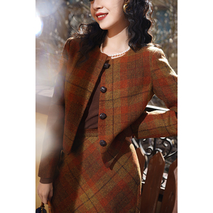 显瘦斜裁鱼尾裙羊毛毛呢套装 Chings 粗花呢格纹编织皮扣箱型夹克