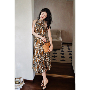 飘带高腰裙梨形身材显瘦小鱼尾连衣裙 复古几何图案砍袖 青 衣橱