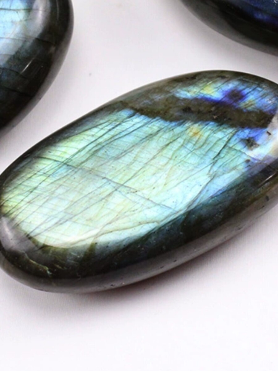 YI JINGYUAN 한 가지 그림 천연 월장석 원시 돌 장식 LABRADORITE 광석 표본 크리스탈 손잡이 조각
