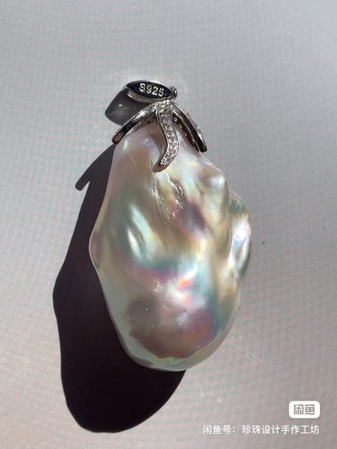 全新珍珠吊坠+金色花边设计精致小巧