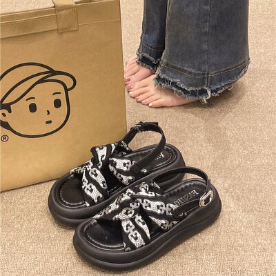 黑色厚底配裙子凉鞋女2025年夏季新款法式仙女风防滑松糕罗马鞋子