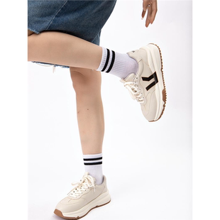 意尔康2024新款女运动休闲鞋秋季全皮面轻便厚底德训鞋爆款05612