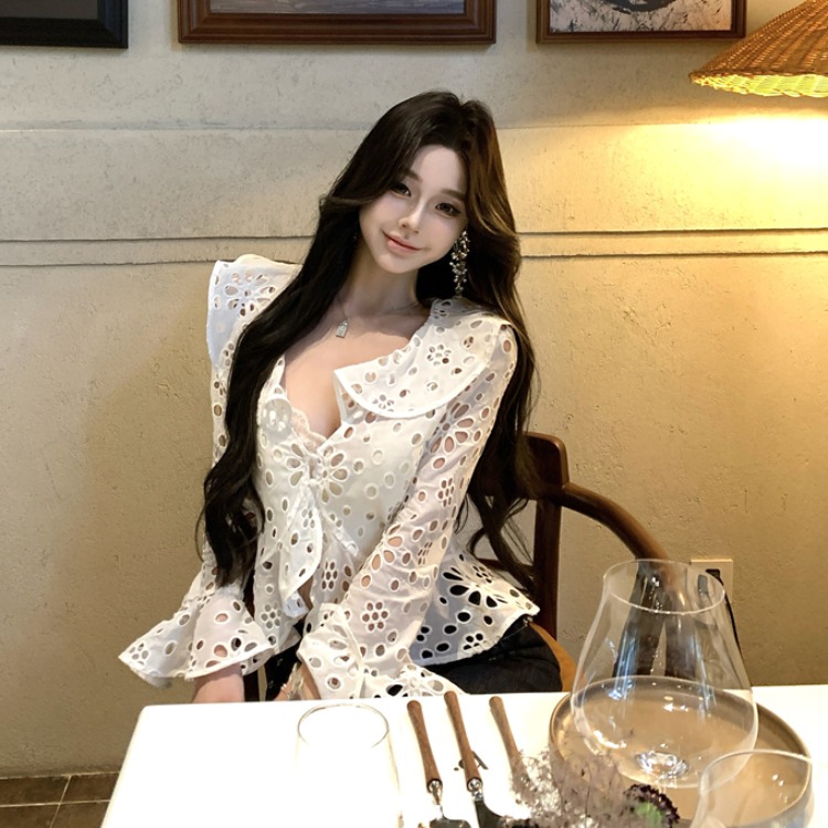 女主播上镜服装清纯娇媚显胸新款设计感镂空长袖衬衫娇气甜妹上衣