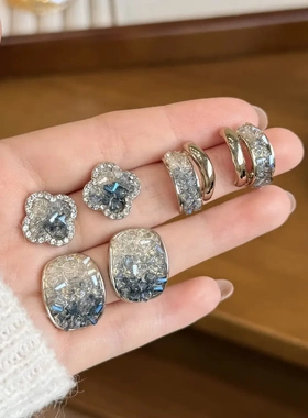 镀金锆石耳饰 新款法式几何精致耳钉轻奢高级感小众百搭耳环女KD