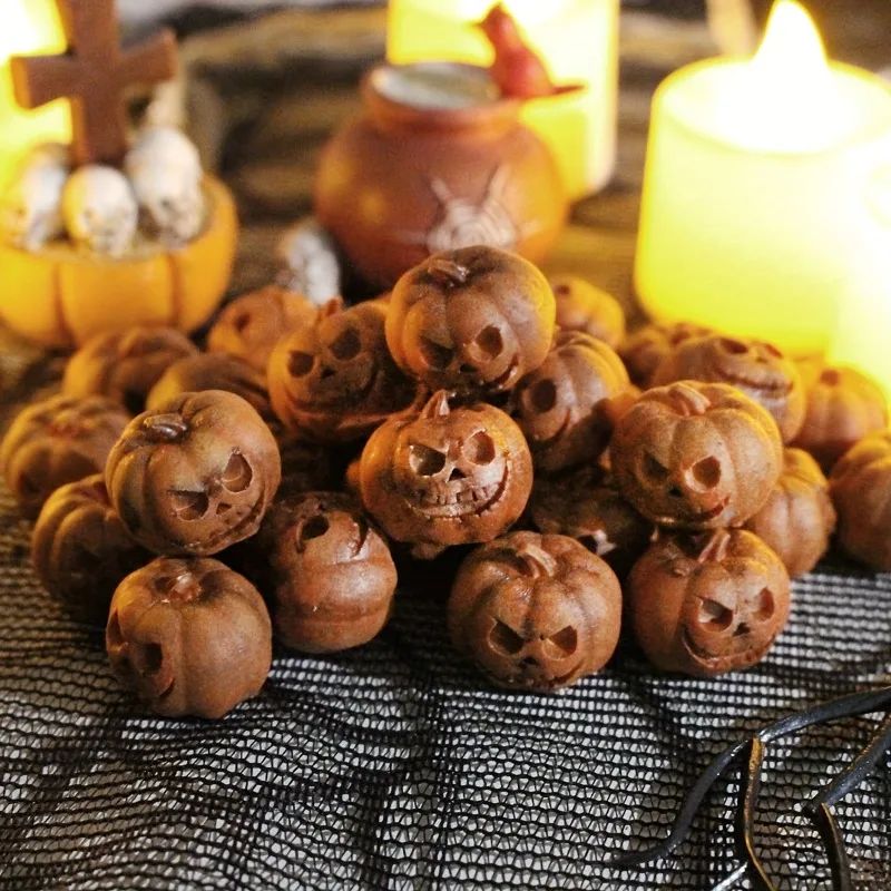 20PCS Miniature Resin Pumpkins for Decorating HalloweenParty