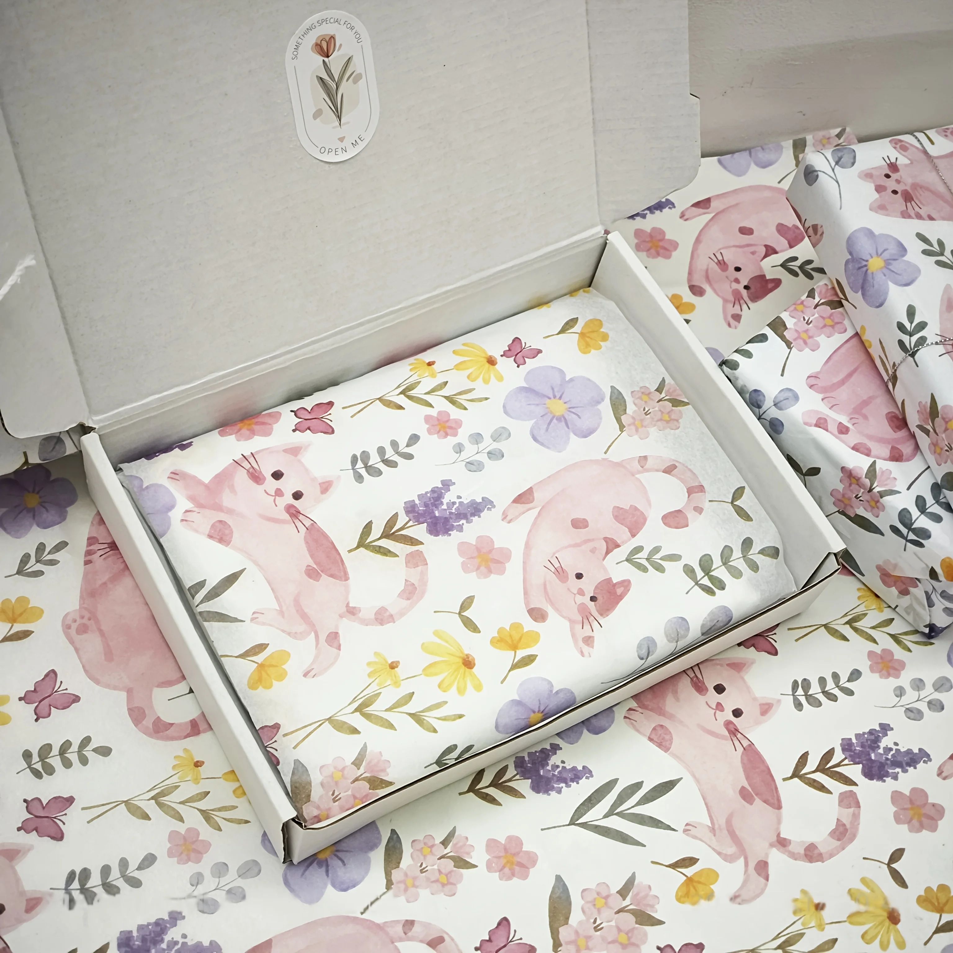 10/20/50 Sheets of Flower Bush Cat Pattern Gift Wrapping Pap