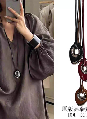 复古轻奢黑玛瑙圆形皮绳长项链女小众设计异型不规则吊坠毛衣链潮