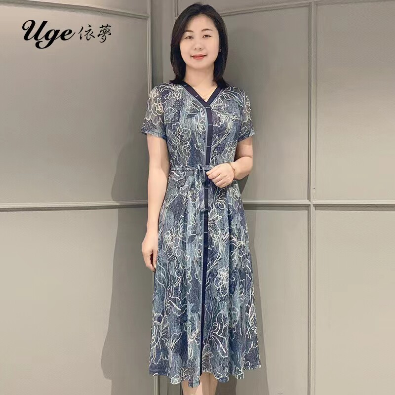 依梦新款蓝色气质印花V领短袖连衣裙07232339