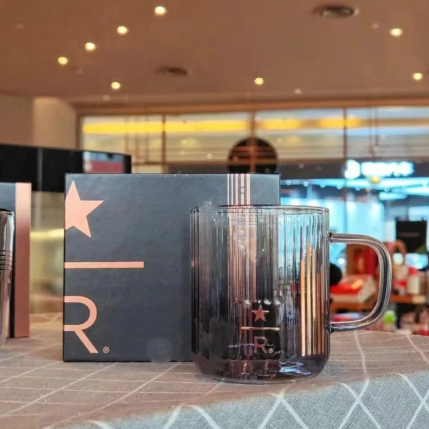 星巴克杯子清仓特价优惠简约高颜值臻选将心注入渐变黑玻璃杯礼盒