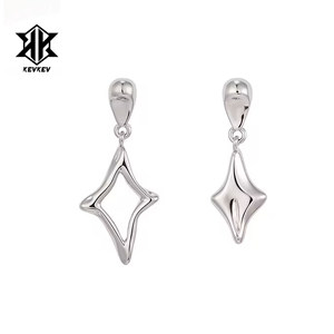 黄子弘凡同款耳钉不对称星星