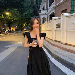 小个子赫本风收腰显瘦 正品 法式 小飞袖 黑色方领吊带连衣裙子女夏季