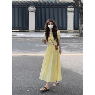 女海边度假收腰显瘦气质 正品 法式 温柔风黄色方领泡泡袖 连衣裙夏季