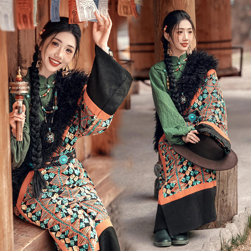 新款云南藏族藏服西藏旅拍小清新藏袍套装少女写真民族爆款摄影服