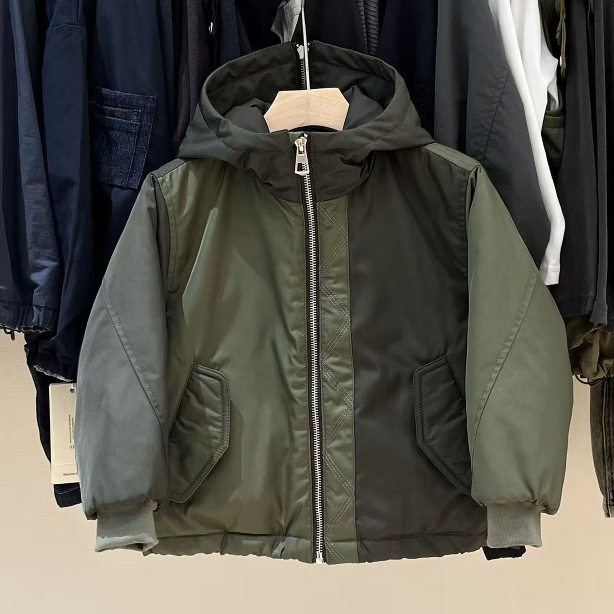秋冬男童军绿拼色翻领棉服
