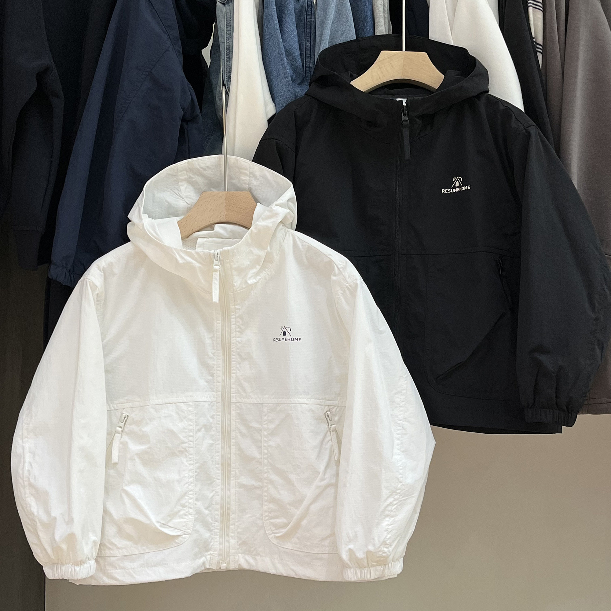 RESUMEHOME简历童装春秋中大童白色连帽外套宝宝帅气黑色防晒上衣