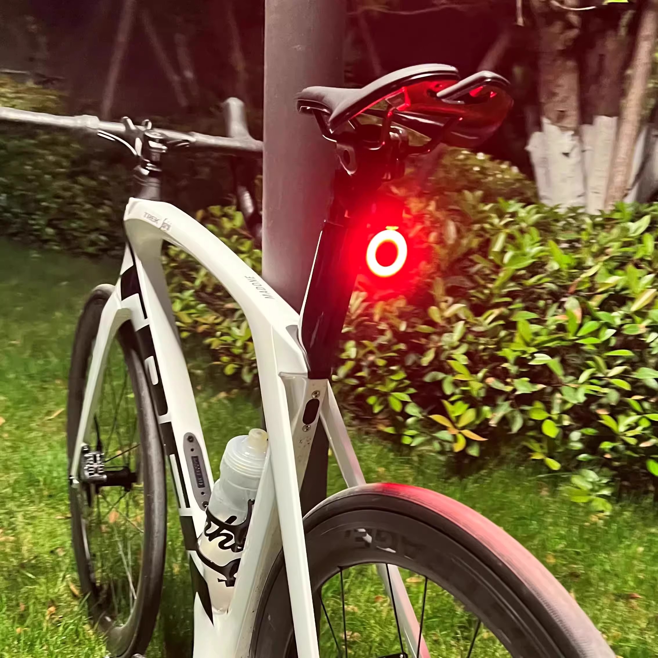 专用于大行P8D7D6D9/kbc083/K3plus/SP18/HAC072自行车夜骑尾灯