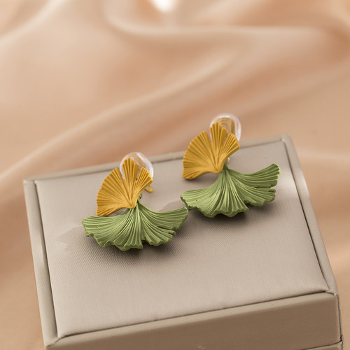 撞色银杏叶森系蚊香盘耳夹