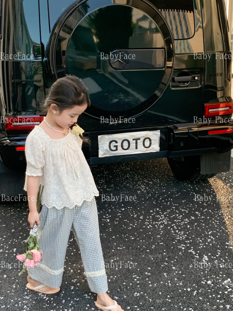 童装2023夏季新款女童镂空绣花一字领短袖衬衫格子阔腿裤韩版套装