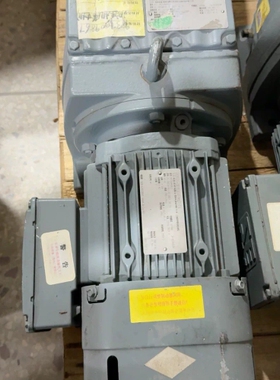 SEW三相异步制动电动机DRS90M4BE2减速机R77 D 议价