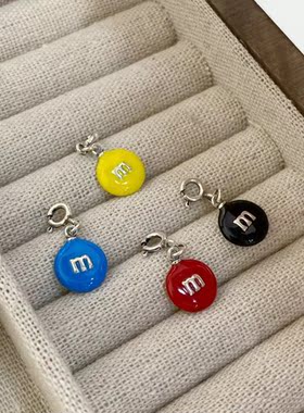 S925纯银珐琅彩字母M豆豆吊坠