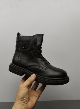 搭扣侧拉链工装靴平底真皮女短靴