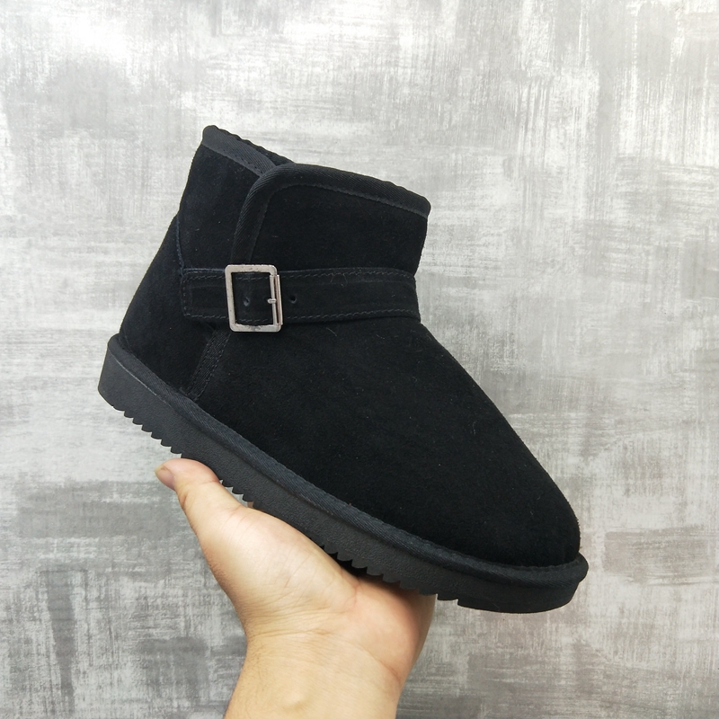 新款防臭外贸尾货保暖雪地靴男鞋