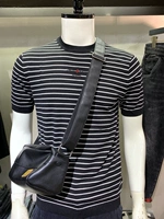 Mùa thu 2019 mới nam cổ tròn áo len áo len ngày lụa sọc xu hướng thêu ong - Kéo qua quần jean nam