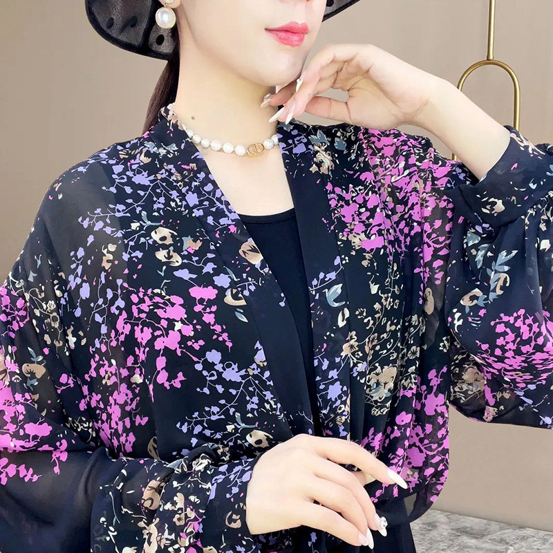春夏季节印花韩版女时尚披肩防晒图片