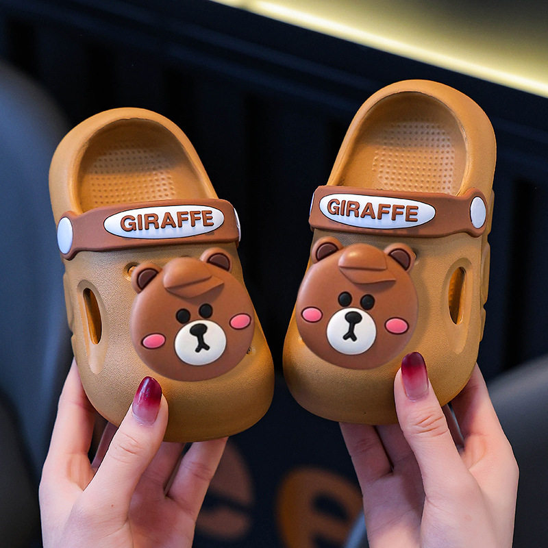 新款宝宝拖鞋夏季可爱小熊软底男童洞洞鞋婴幼儿小童包头凉拖休闲
