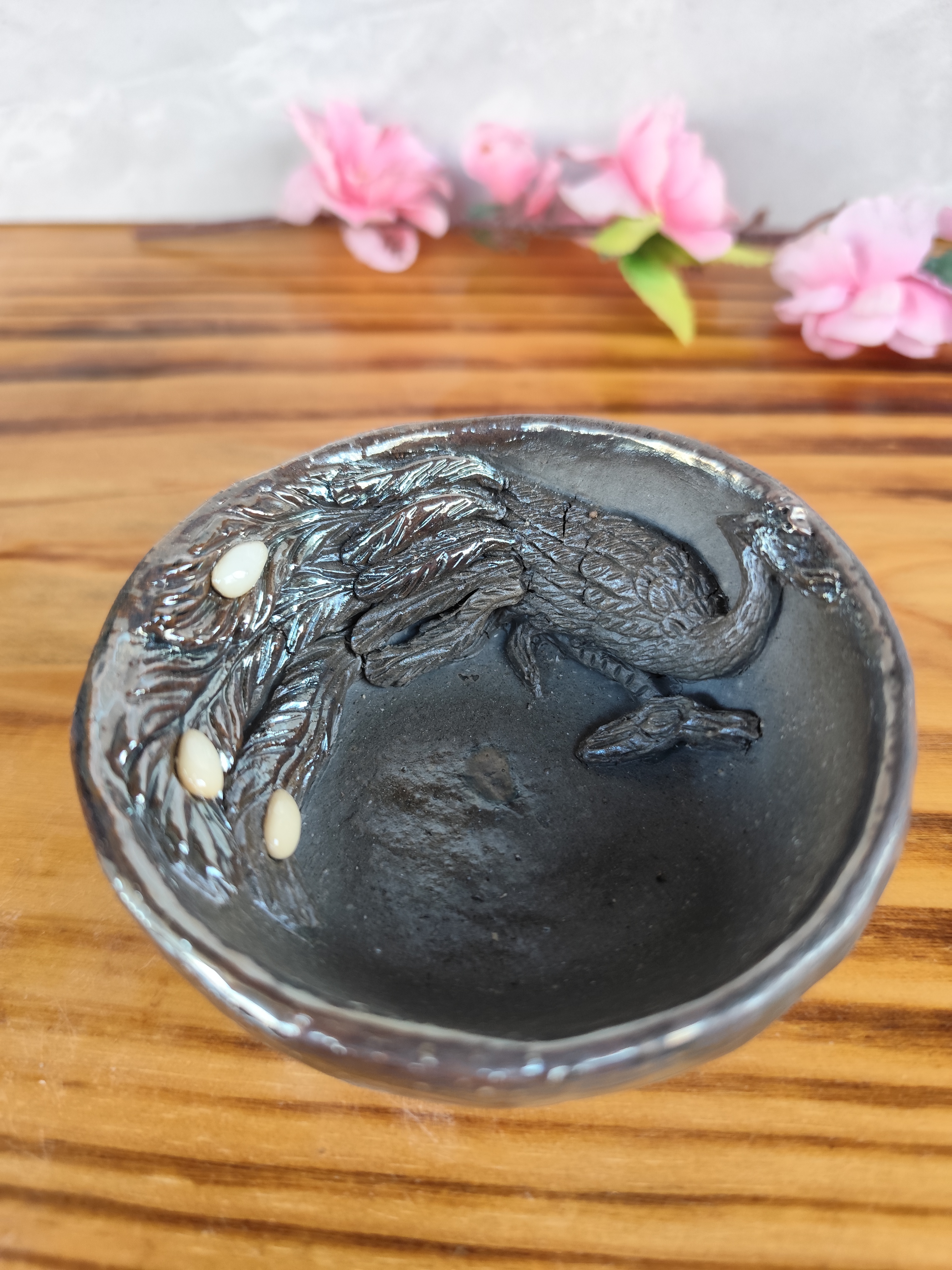 微瑕的凤凰杯子铁胎蓝金泥纯手工雕刻柴烧裸烧容量90CC