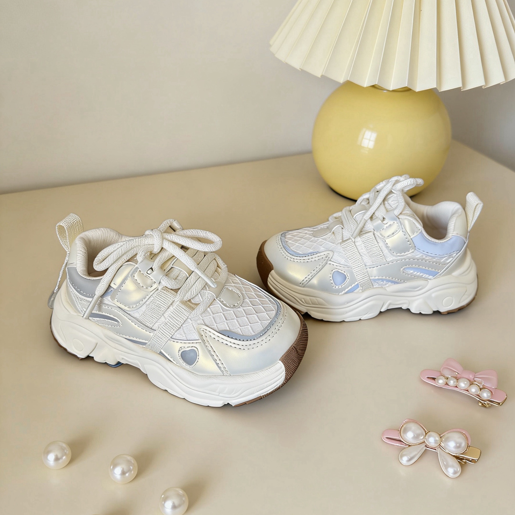 芭杜乐BADULE亮白女童运动鞋魔术贴百搭时尚舒适轻便透气春秋童鞋