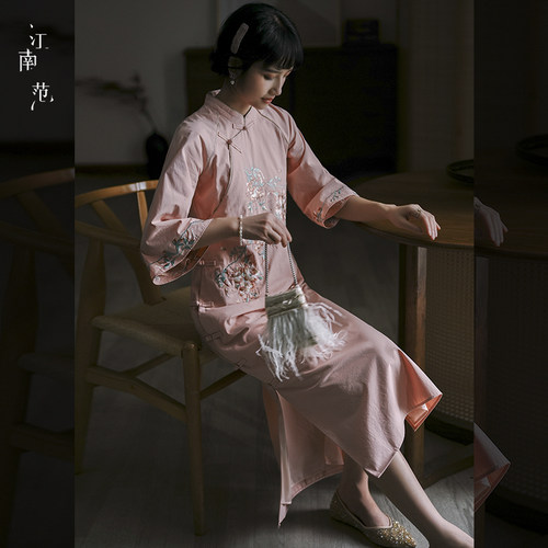 高端粉色中国风甜美旗袍