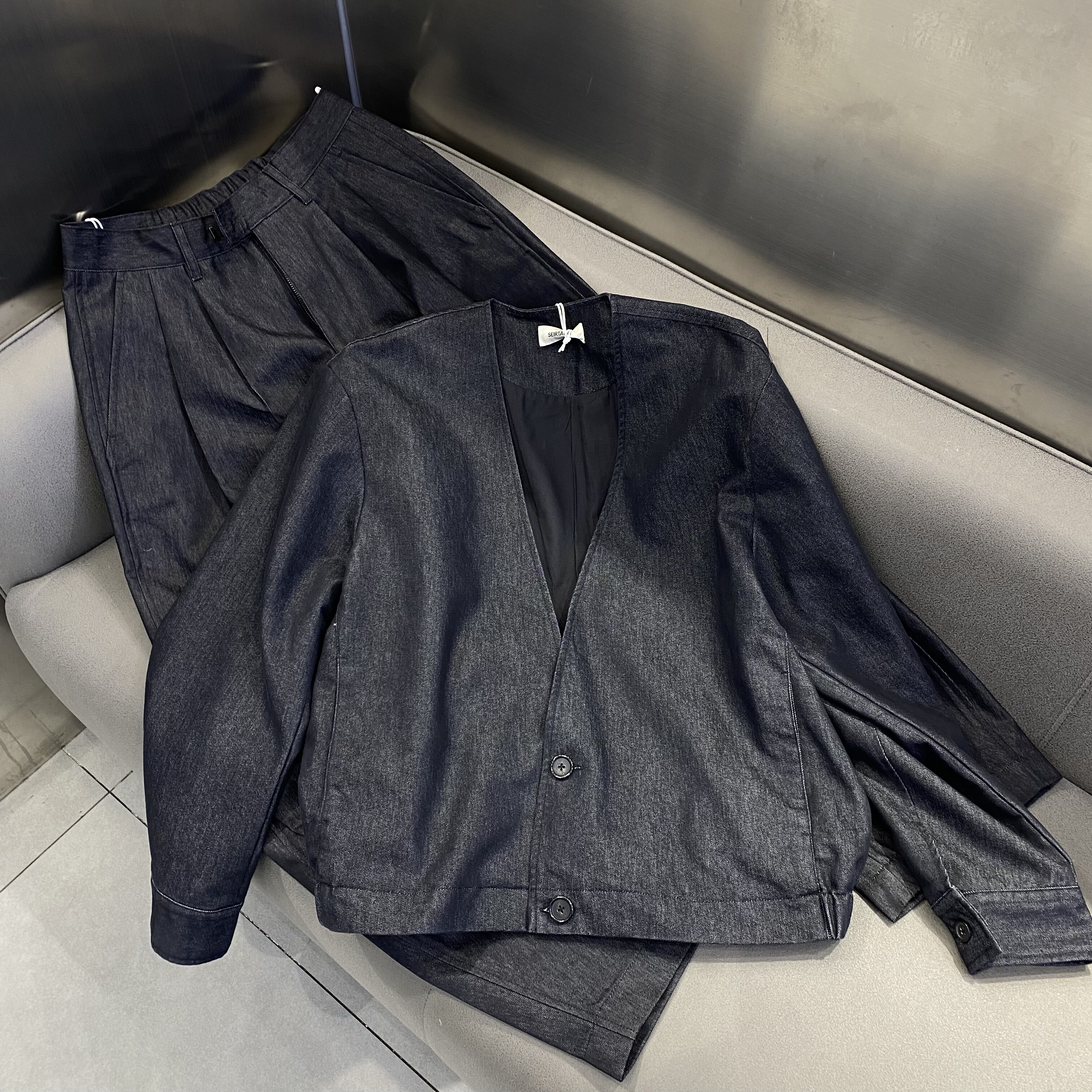 2026新款春装牛仔夹克男短款V领西装外套时尚百搭套装