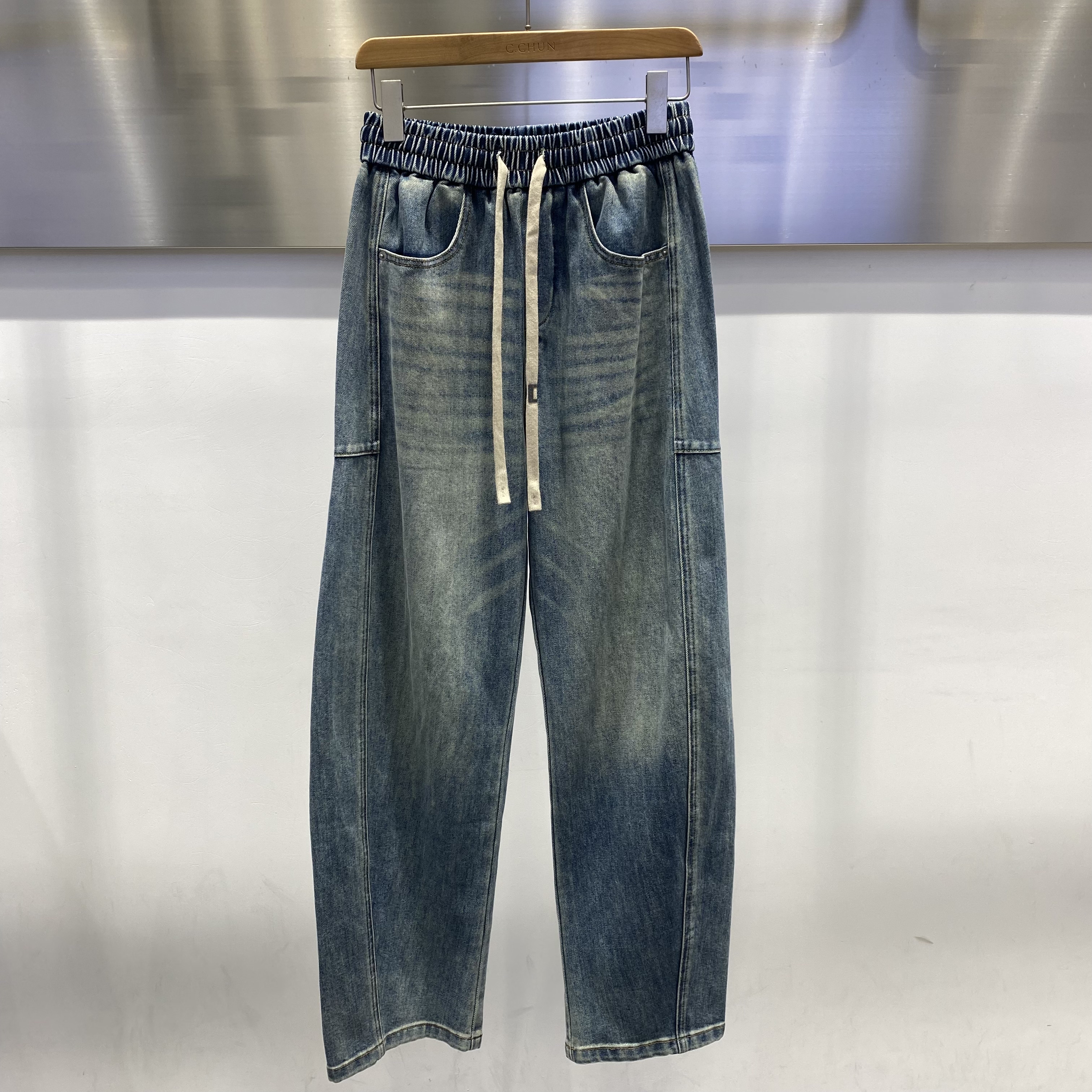 2026新款春装弯刀牛仔裤男阔腿直筒裤时尚百搭裤子