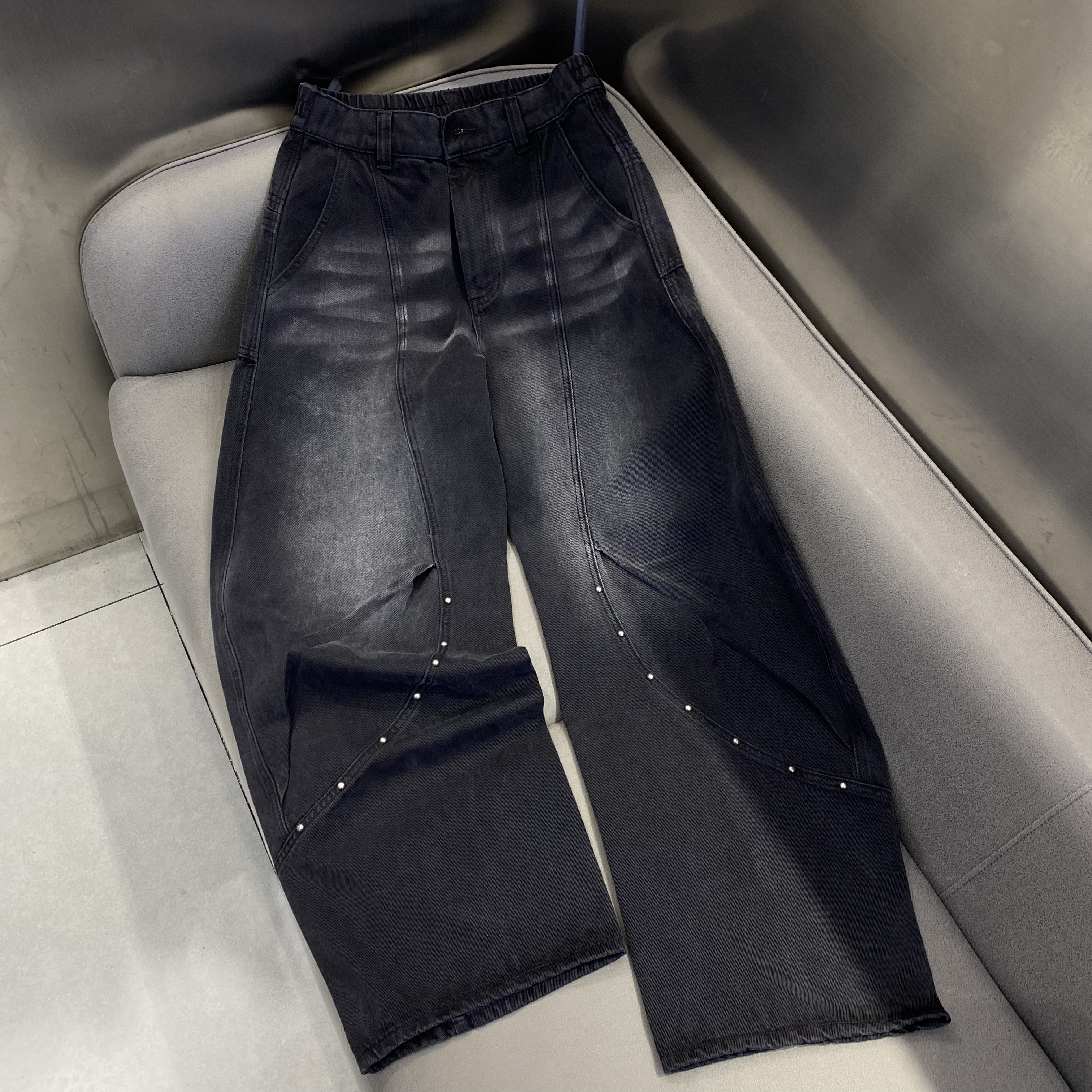 2026新款春装牛仔裤铆钉男阔腿弯刀直筒裤时尚百搭裤子