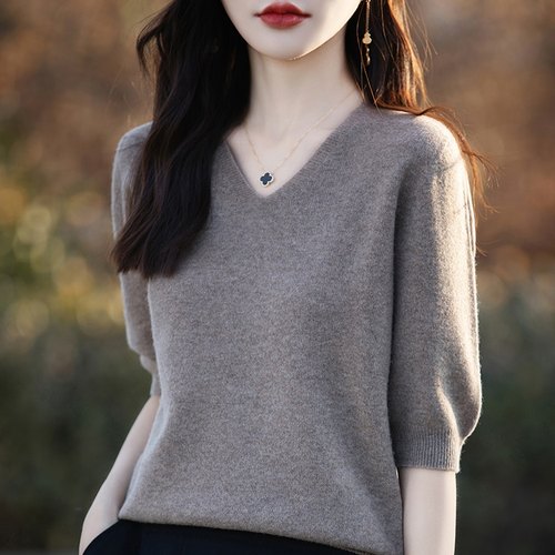 一线成衣针织短袖V领女五分袖